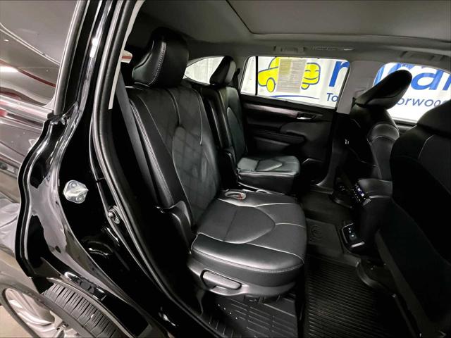 2022 Toyota Highlander Platinum