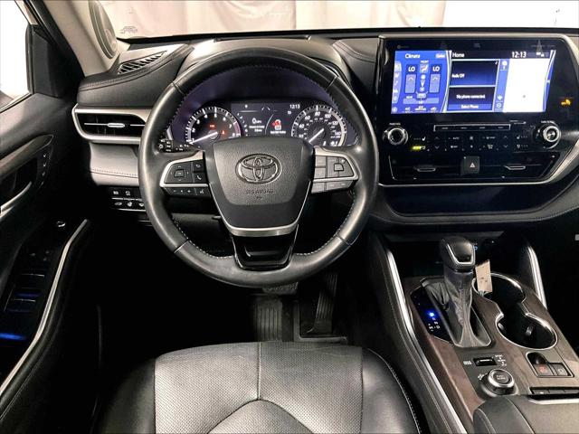 2022 Toyota Highlander Platinum