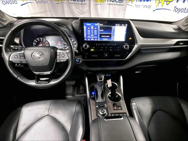 2022 Toyota Highlander Platinum