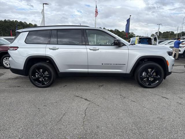 2025 Jeep Grand Cherokee GRAND CHEROKEE L ALTITUDE 4X2