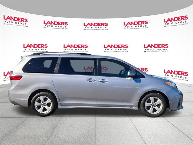 2018 Toyota Sienna LE 8 Passenger