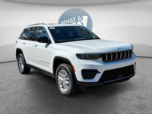 2025 Jeep Grand Cherokee GRAND CHEROKEE LAREDO X 4X4 2025 Jeep Grand Cherokee GRAND CHEROKEE LAREDO X 4X4