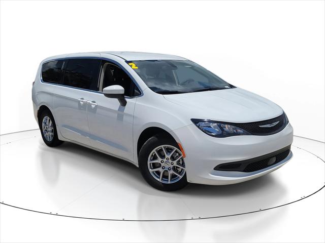 2022 Chrysler Voyager LX