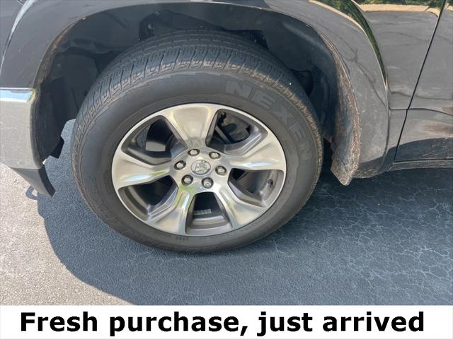 2019 RAM 1500 Laramie Crew Cab 4x4 64 Box