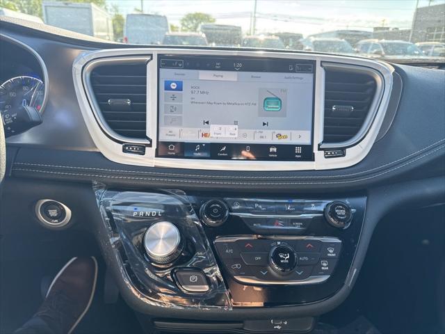 2026 Chrysler Pacifica PACIFICA SELECT AWD