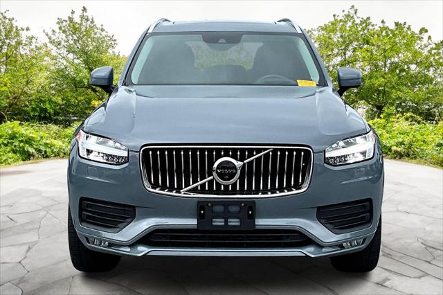2022 Volvo XC90 T6 Momentum 7 Passenger