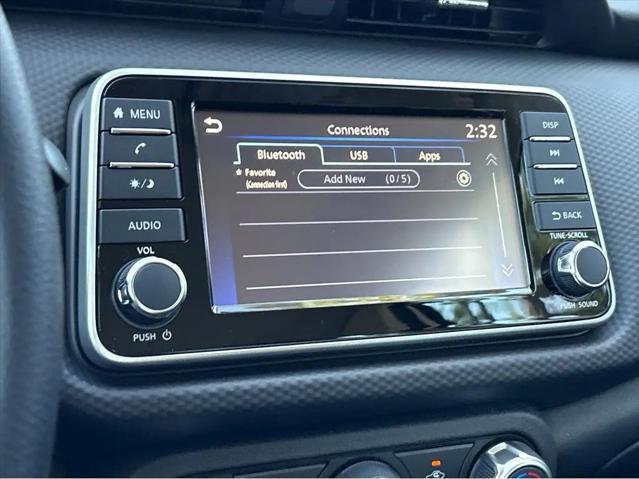 2025 Nissan Kicks S