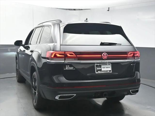 2026 Volkswagen Atlas SE with Technology