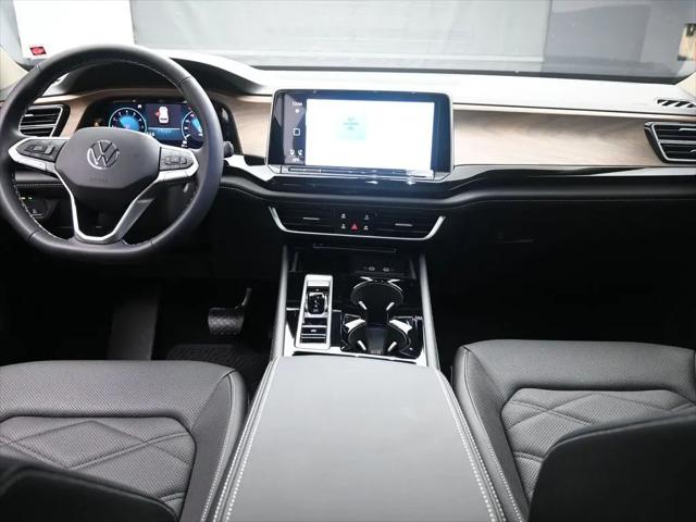 2026 Volkswagen Atlas SE with Technology