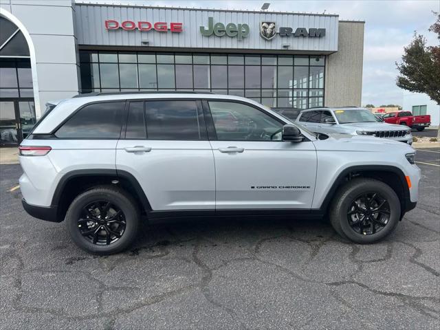 2025 Jeep Grand Cherokee Altitude X 4x4 for sale in Luverne, MN