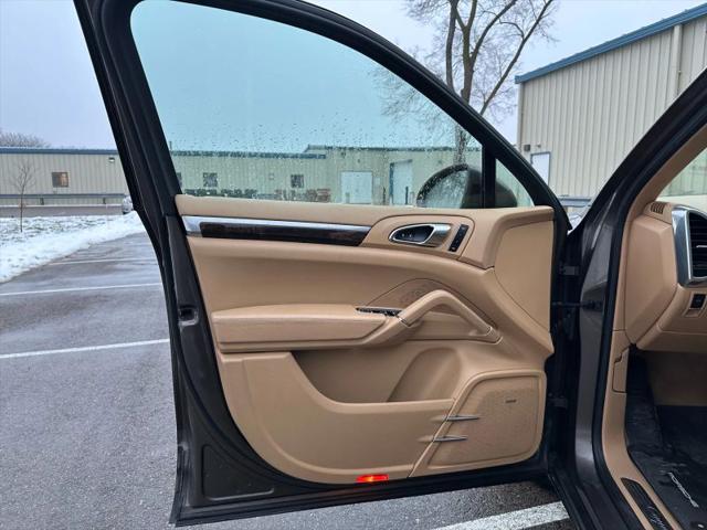 2016 Porsche Cayenne Base