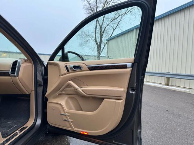 2016 Porsche Cayenne Base