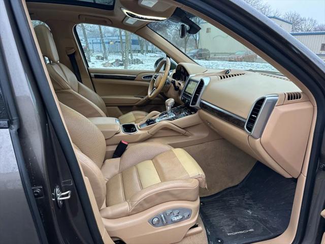 2016 Porsche Cayenne Base