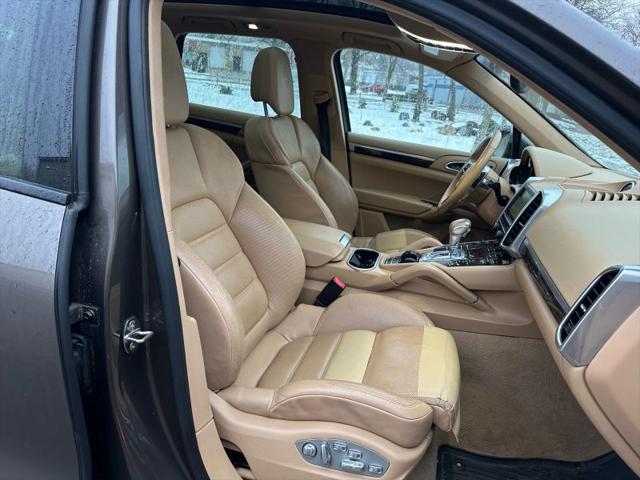 2016 Porsche Cayenne Base