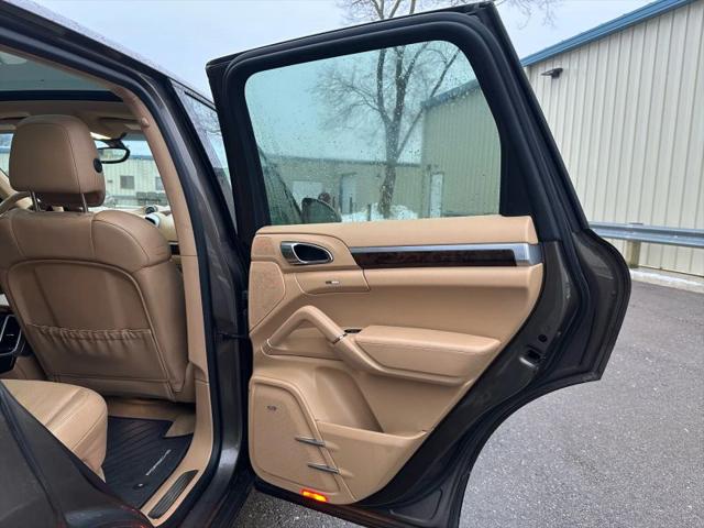 2016 Porsche Cayenne Base