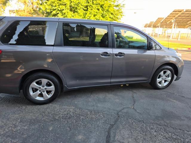 2013 Toyota Sienna L V6 7 Passenger