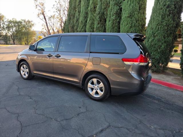 2013 Toyota Sienna L V6 7 Passenger