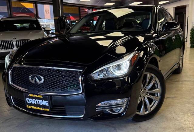 2017 INFINITI Q70h Base
