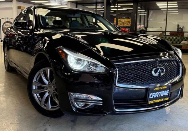 2017 INFINITI Q70h Base