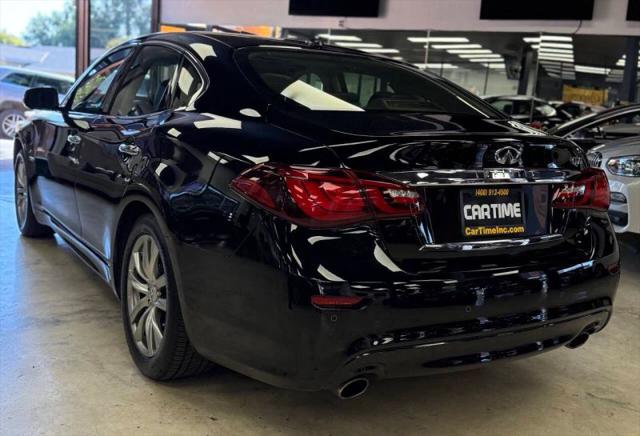 2017 INFINITI Q70h Base