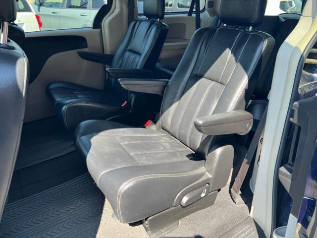 2014 Chrysler Town & Country Touring
