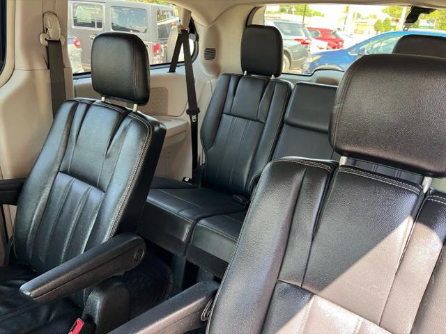 2014 Chrysler Town & Country Touring