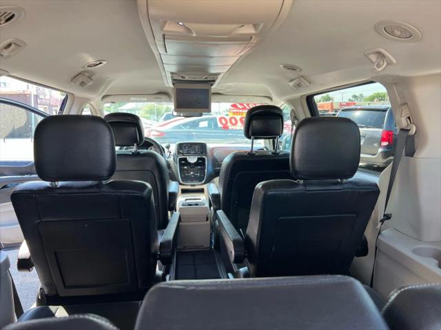 2014 Chrysler Town & Country Touring