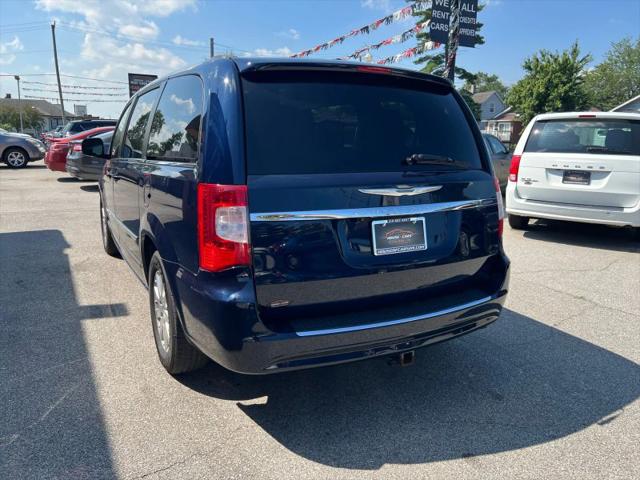 2014 Chrysler Town & Country Touring