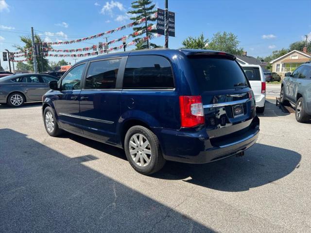2014 Chrysler Town & Country Touring