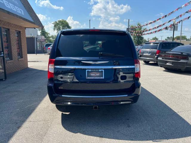2014 Chrysler Town & Country Touring