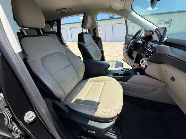 2021 Ford Escape Titanium Hybrid