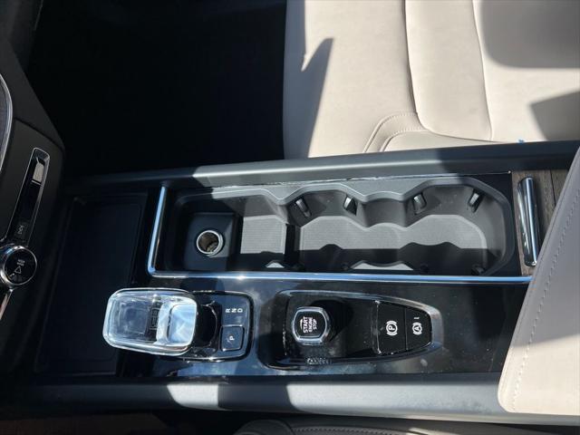 2026 Volvo XC60 Plug-In Hybrid T8 Plus