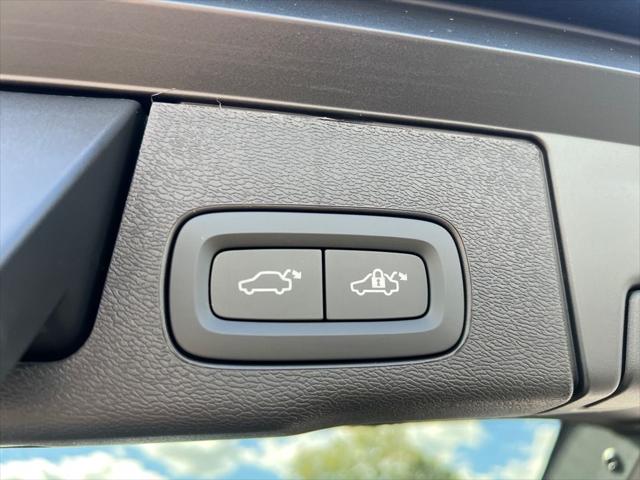 2026 Volvo XC60 Plug-In Hybrid T8 Plus
