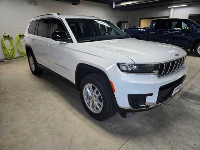 2023 Jeep Grand Cherokee L Laredo 4x4 2023 Jeep Grand Cherokee L Laredo 4x4