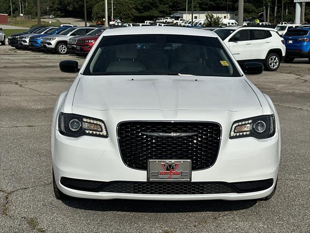 2023 Chrysler 300 Touring