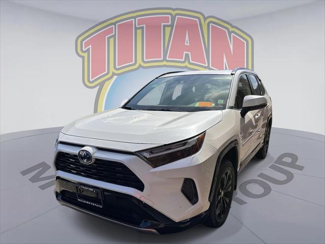 2022 Toyota RAV4 Hybrid SE [2]