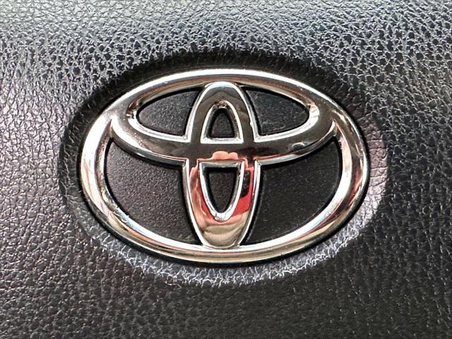 2023 Toyota Venza LE [23]