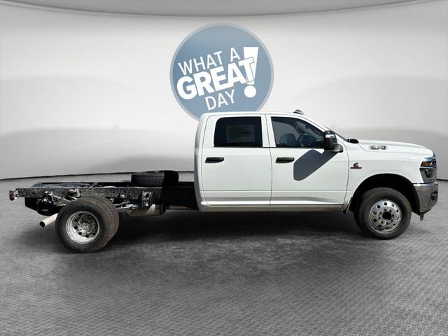 2026 RAM Ram 3500 Chassis Cab RAM 3500 TRADESMAN CREW CAB CHASSIS 4X4 60 CA