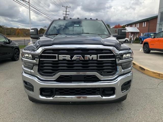 2026 RAM Ram 3500 RAM 3500 TRADESMAN CREW CAB 4X4 8 BOX
