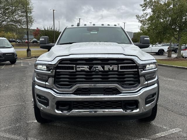 2026 RAM Ram 5500 Chassis Cab RAM 5500 TRADESMAN CHASSIS CREW CAB 4X4 84 CA 2026 RAM Ram 5500 Chassis Cab RAM 5500 TRADESMAN CHASSIS CREW CAB 4X4 84 CA
