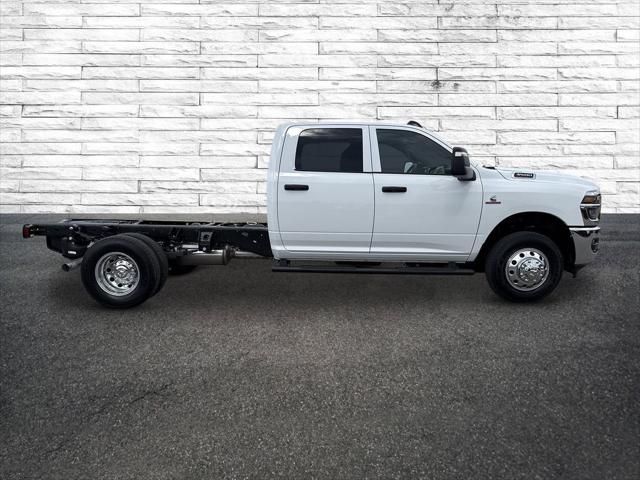2026 RAM Ram 3500 Chassis Cab RAM 3500 TRADESMAN CREW CAB CHASSIS 4X4 60 CA 2026 RAM Ram 3500 Chassis Cab RAM 3500 TRADESMAN CREW CAB CHASSIS 4X4 60 CA