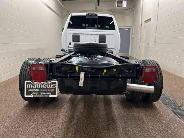 2026 RAM 5500 Chassis RAM 5500 TRADESMAN CHASSIS CREW CAB 4X4 84 CA