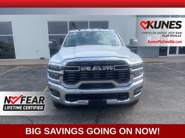 2026 RAM Ram 3500 Chassis Cab RAM 3500 TRADESMAN CREW CAB CHASSIS 4X4 60 CA