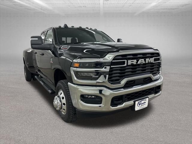 2026 RAM Ram 3500 RAM 3500 TRADESMAN CREW CAB 4X4 8 BOX