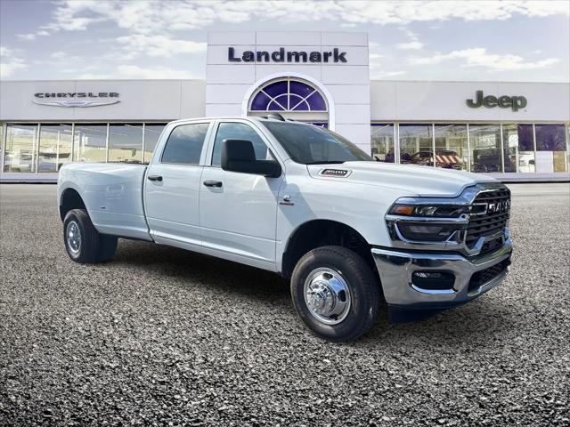 2026 RAM Ram 3500 RAM 3500 TRADESMAN CREW CAB 4X4 8 BOX