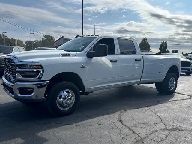 2026 RAM Ram 3500 RAM 3500 TRADESMAN CREW CAB 4X4 8 BOX