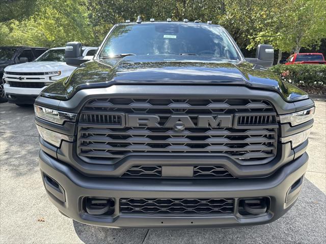 2026 RAM Ram 3500 Chassis Cab RAM 3500 TRADESMAN CREW CAB CHASSIS 4X4 60 CA 2026 RAM Ram 3500 Chassis Cab RAM 3500 TRADESMAN CREW CAB CHASSIS 4X4 60 CA