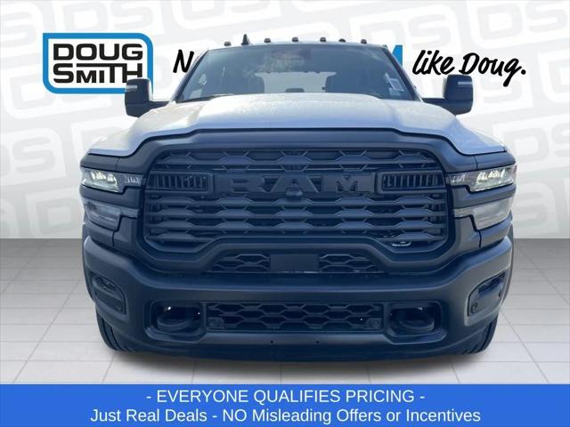 2026 RAM Ram 5500 Chassis Cab RAM 5500 TRADESMAN CHASSIS CREW CAB 4X4 84 CA