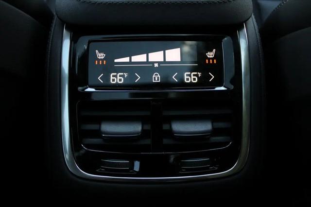 2026 Volvo XC90 Ultra Dark Theme, B6 AWD Gas (mild hybrid), Gasoline, 7 Seats