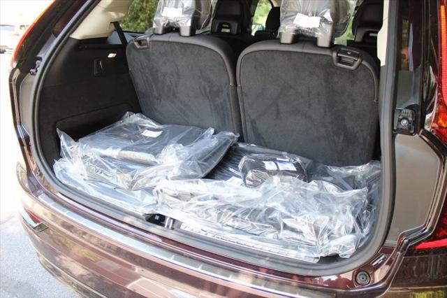 2026 Volvo XC90 Ultra Dark Theme, B6 AWD Gas (mild hybrid), Gasoline, 7 Seats
